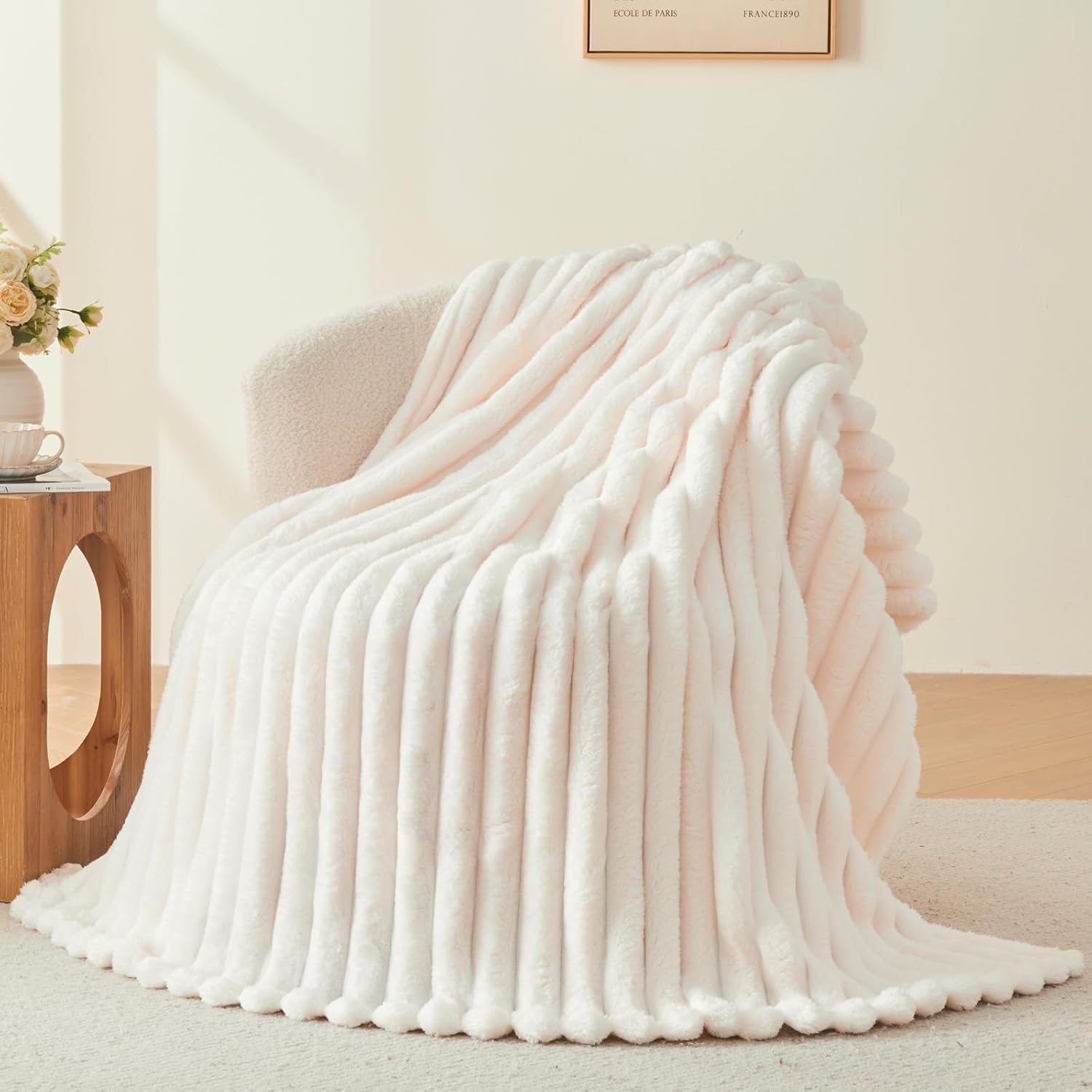 Wajade Fluffy Flannel Blanket Faux Fur Bed Throw Super Soft Warm Large Blanket for Bed Sofa Car, White 153x203CM
