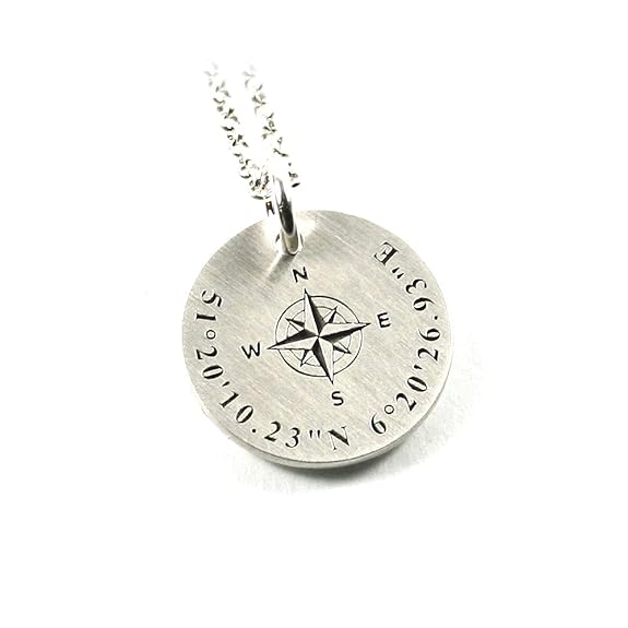 aa-design Anhänger mit individueller Gravur Kompassrose Kompass GPS Koordinaten GEO Windrose Symbol und 45 cm Lange Kette aus
