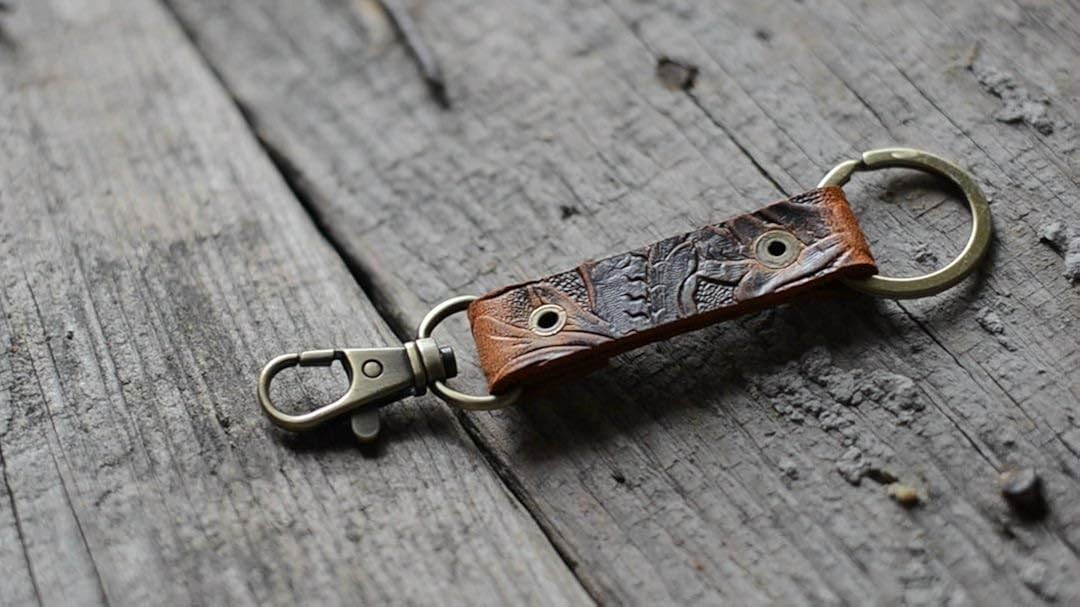 JJNUSA Genuine Leather Keychain Walnut Leather Key Holder Mens Key Chain Ring Fob Accessories Heavy Duty Key Chain Belt Loop Clip Flower brown - Image 4