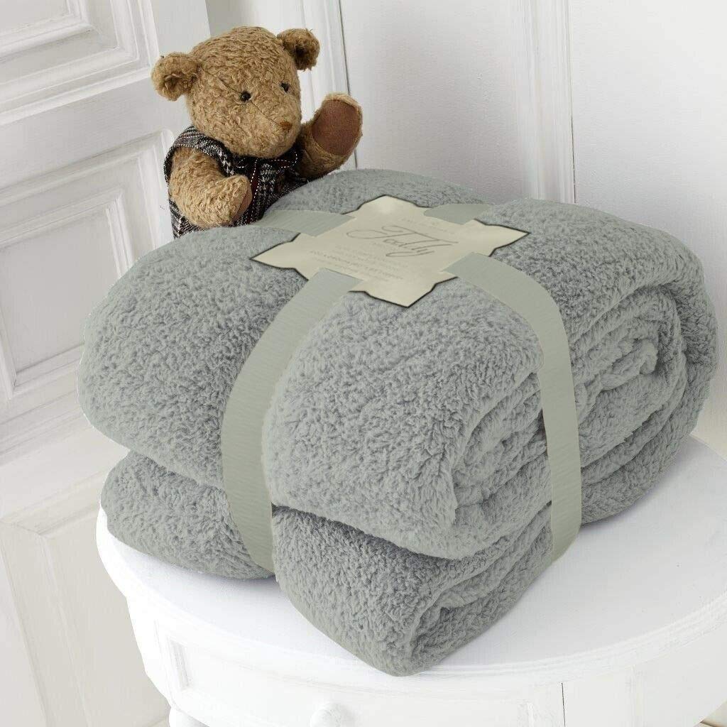 Hachette Teddy Fleece Throw Blanket Soft Warm Throw Over Sofa Bed Travel Bedspread Blanket Grey Silver Single 100 X 150 Cm Buy Online In Grenada At Grenada Desertcart Com Productid