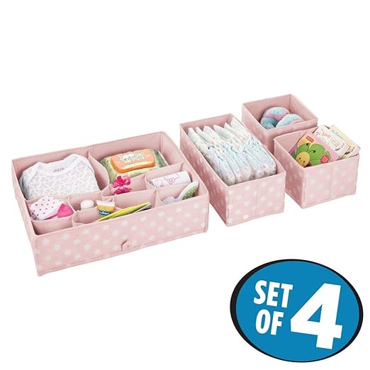 mDesign 4er-Set Aufbewahrungsboxen Kunststoff – Schubladenboxen mit verschiedenen Fächern – Kinderschrank Schubladen Organizer für Kleidung, Kosmetik, Windeln, Tücher, Lotion etc. – rosa/weiß