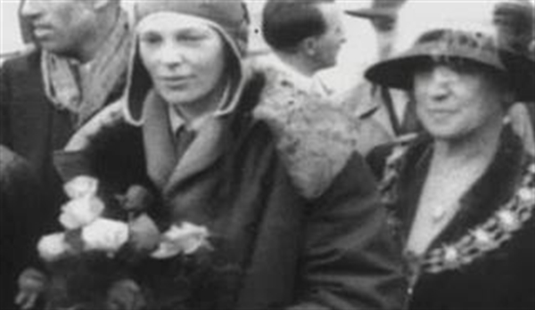 Amelia&colon; Movietone Newsreel ﹙Exclusive﹚ on Amazon Live