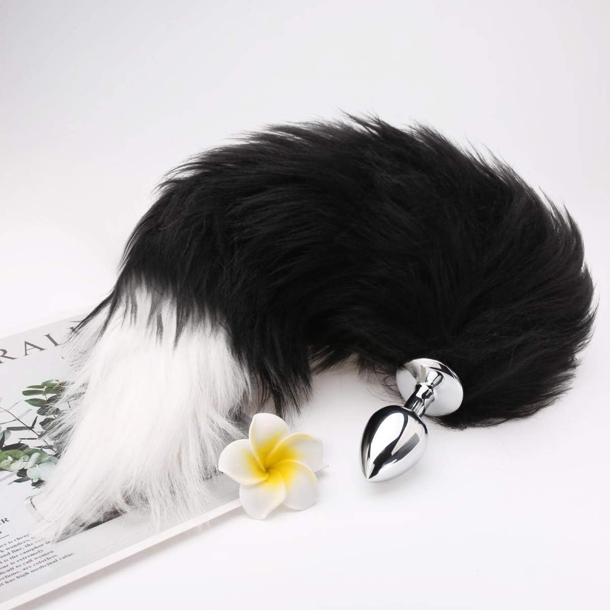 Teen Fingering Herself Solo