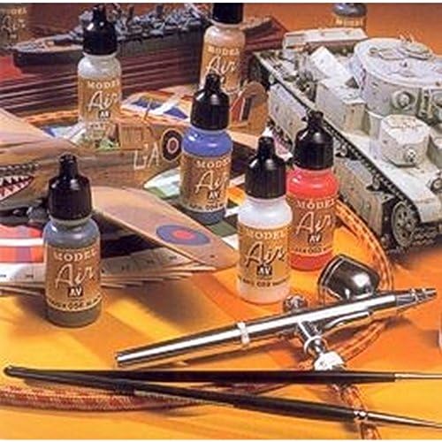Vallejo Gloss Varnish, Water-Based Acrylic Finish for Art Projects 18 ml, Clear, Ideal for Protecting Paintings and Miniatures - Image 4