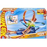 Hot Wheels Toy Car Track Set, Stunt Track Mid-Air Crash with 1:64 Scale Die-Cast Toy Car, Motorized Booster for Non-Stop Stun