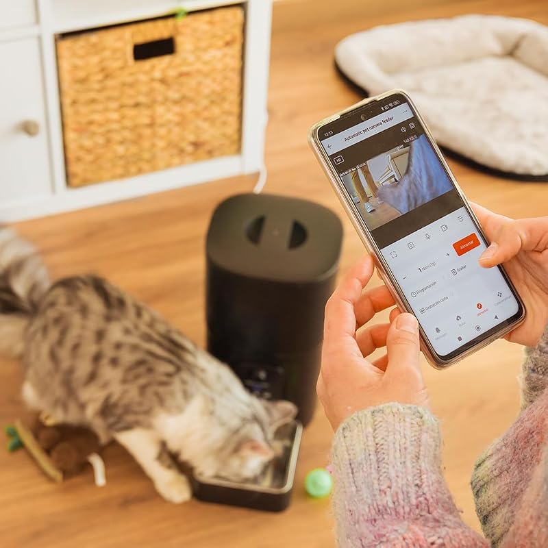 Distributore Automatico Cibo Gatti e Cani Pumba 6000 Purrfect Meal Smart Vision. Controllo Wifi, Camera, Registratore Vocale, 6L, Controllo Porzioni fino a 10mm, Allarme, Ciotola Acciaio Inox