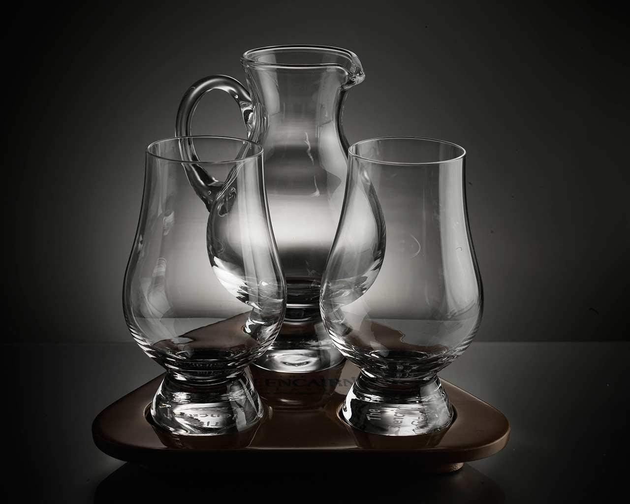 Flight Tray Set With Two Glencairn Scotch Whisky Glasses Iona Water Jug Amazon De Kuche Haushalt