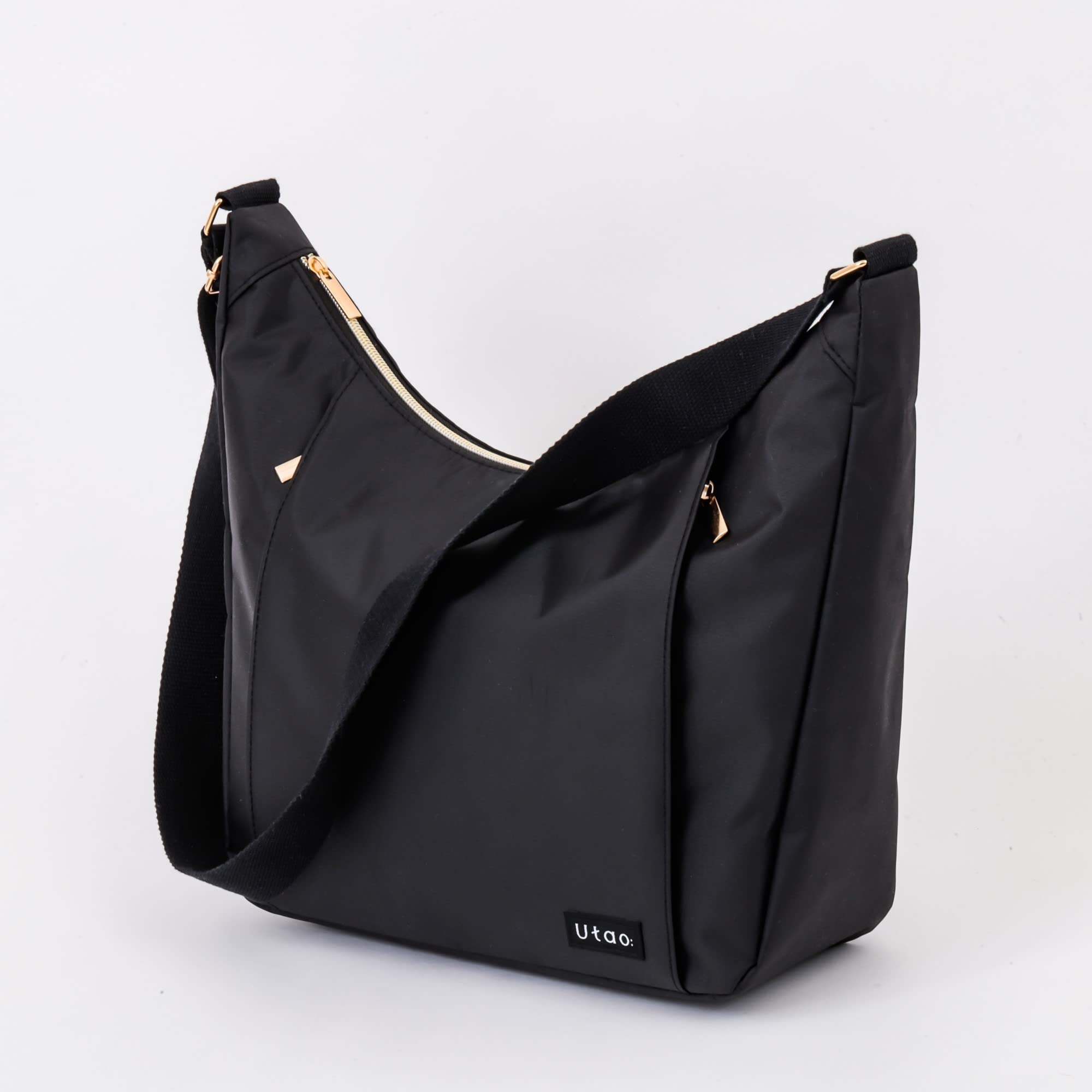 【ウタオ ムック本 付録】Utao ウタオ 撥水・軽量ショルダーバッグproduced by Satoko Iida