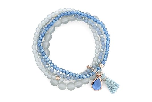 Lizas vierreihiges Armband mit Quaste und Anhänger