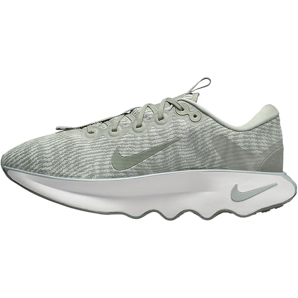 ナイキ　MOTIVA   27.5㎝ Nike Motiva Men's Walking Shoes. Nike JP