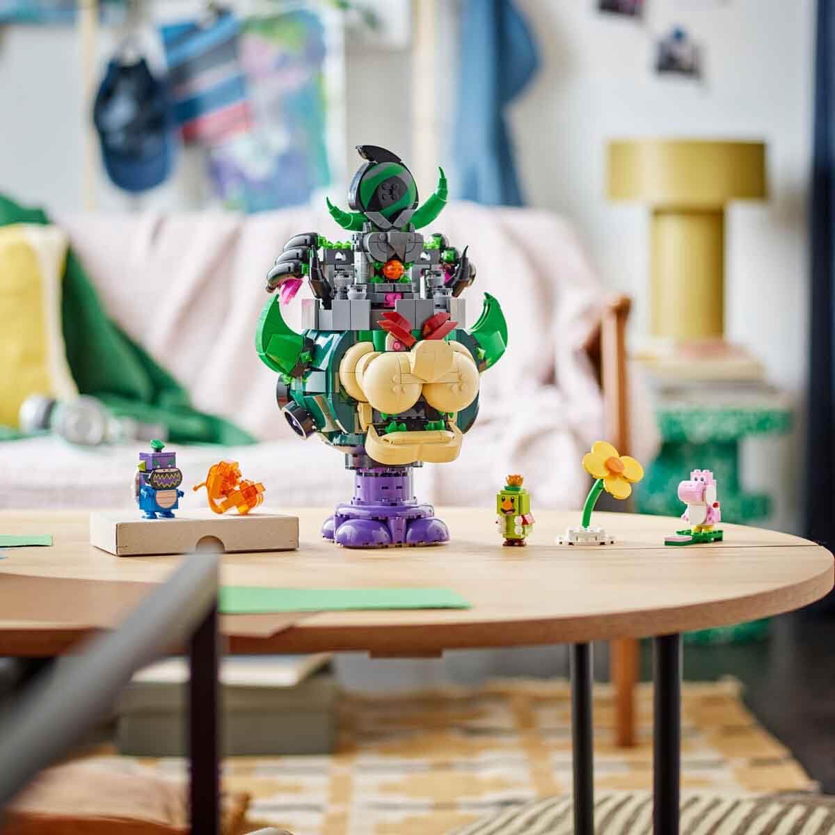 LEGO Super Mario Prinz Florian & Schloss Bowser - Interaktives Spielzeug mit 4 Figuren - Pinker Yoshi & Stand zum Spielen & Ausstellen - Gamer Geschenk für Jungen & Mädchen ab 9 Jahren - 72042 2