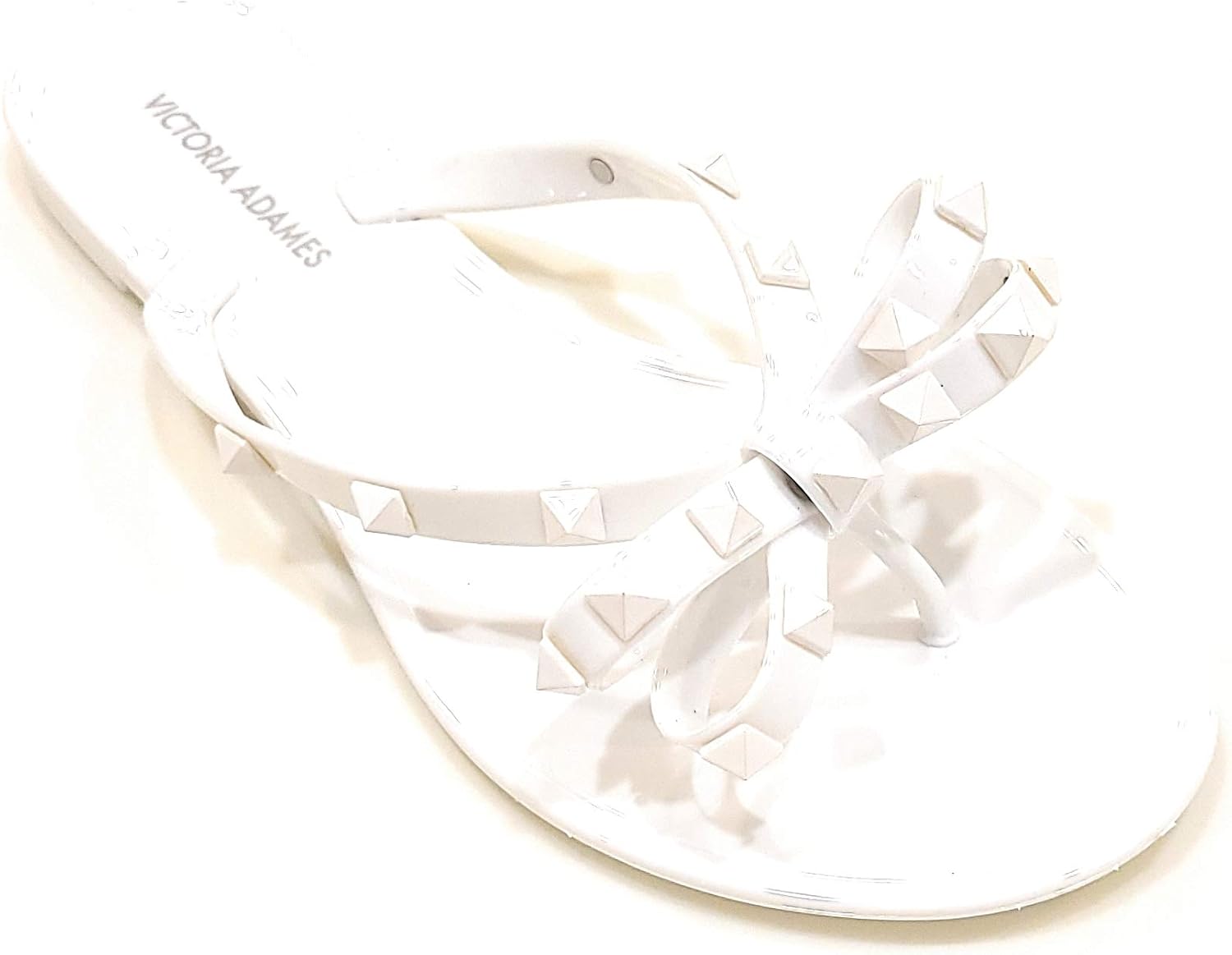 victoria adames flip flops