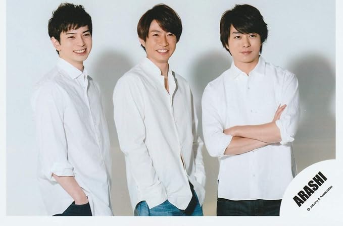 Amazon 櫻井翔 相葉雅紀 松本潤 嵐 公式生写真 Japonism Show In Arena 衣装白 真ん中相葉 アイドル 芸能人グッズ 通販