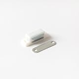 HARMAC HOUSE 4x Heavy Duty Magnetic Door Catch 6kg White Cupboard Cabinet Latch view 2