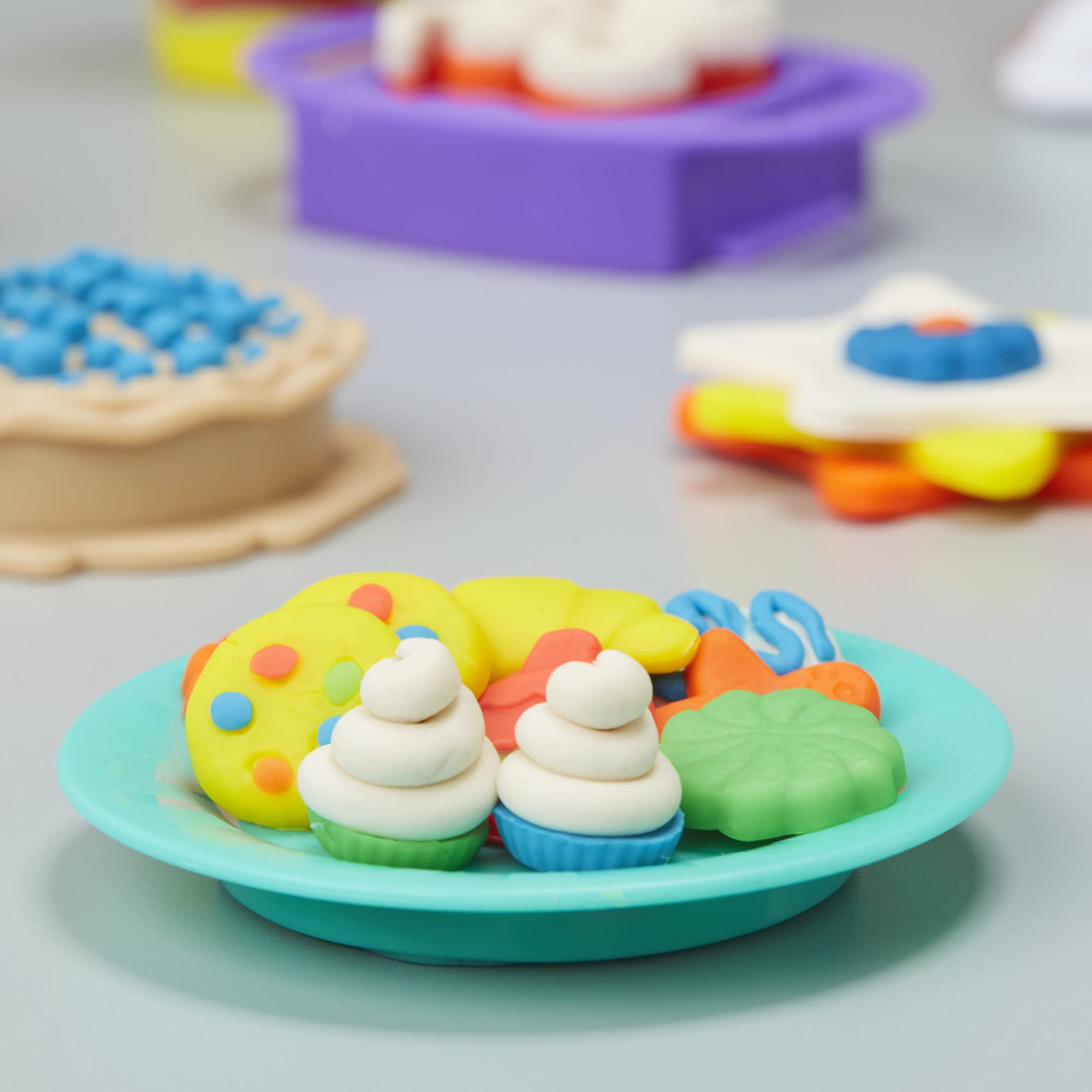 Play-Doh Kitchen Creations Magical Oven Play Food Set for Kids 3 Years and Up with Lights, Sounds, and 6 Colors (Amazon Exclusive)