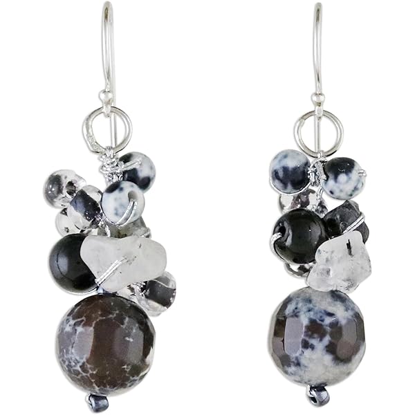 NOVICA Aretes Artesanales Hechos A Mano Con Perlas Cultivadas Y Granate, Plata De Ley única, Con Piedra Natal Floral India Blanca [1.6 Pulgadas De Largo X 0.4 Pulgadas De Ancho X