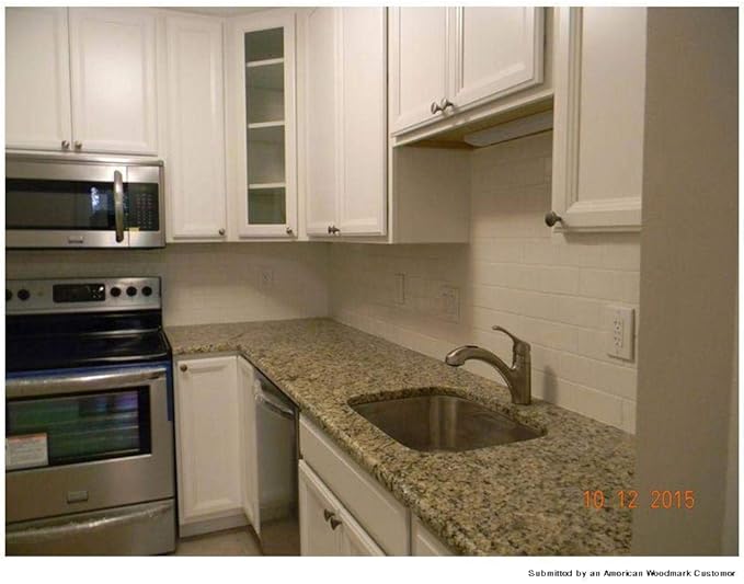 Amazon Com American Woodmark Ashland 13x12 7 8 In Cabinet Door Sample In Painted Linen Kitchen Dining