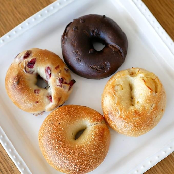 Amazon B Grotto 湘南の人気パン屋おまかせ 冷凍ベーグル12個セット詰め合わせセット プレーン チョコ レモン クランベリー 冷凍庫で日保存可能 御祝い 内祝い お中元 お歳暮 御年賀などギフトにもおすすめ 熨斗あり 御祝い ノーブランド品 パン 通販