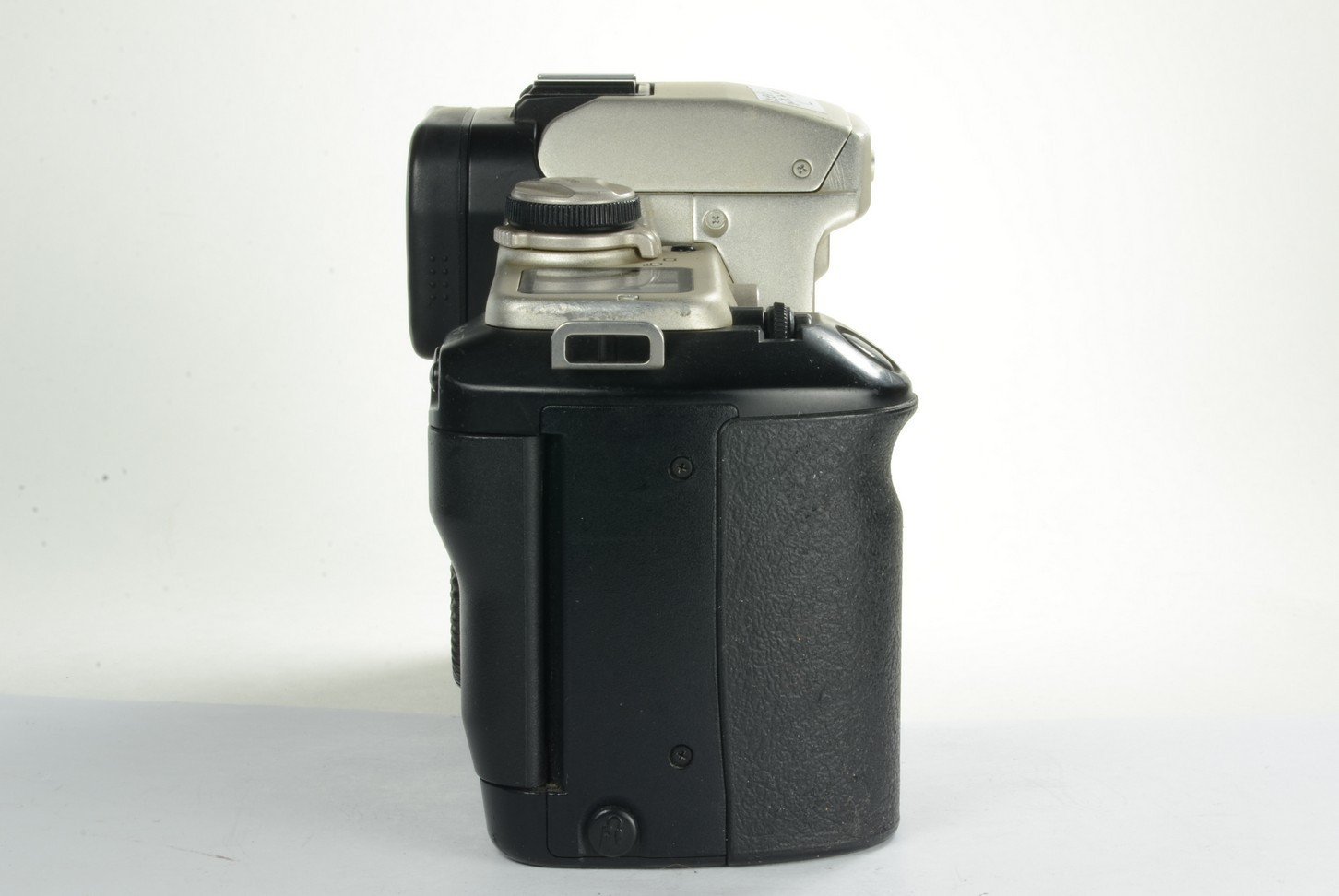 Amazon.com : Canon EOS Elan IIe 35mm SLR Camera (Body Only) : Slr Film  Cameras : Camera & Photo