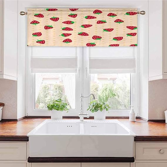 Cortinas de cocina y cenefas de fresas rojas y maduras sin costuras