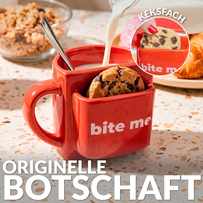 - Originelle Tasse mit Keksfach “Bite me”, rote Teetasse 316 ml aus Keramik, lustiger Frühstücksbecher als Geschenkidee, moderner Becher für Kaffee oder Tee am Morgen