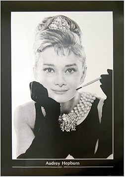 Amazon.de: Audrey Hepburn Poster Breakfast at Tiffany 's. 86 x 61 cm