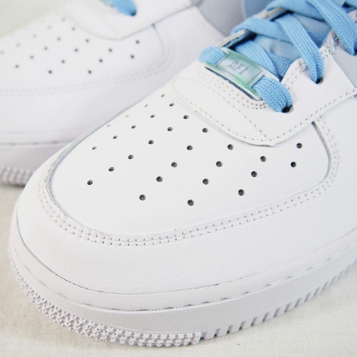 Amazon ナイキ Cz0337 400 Air Force 1 07 Lv8 エア フォース 1 07 Lv8 並行輸入品 スニーカー
