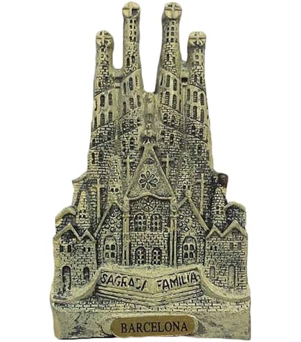 La Majestuosa Catedral De La Sagrada Familia En Barcelona, España, Es