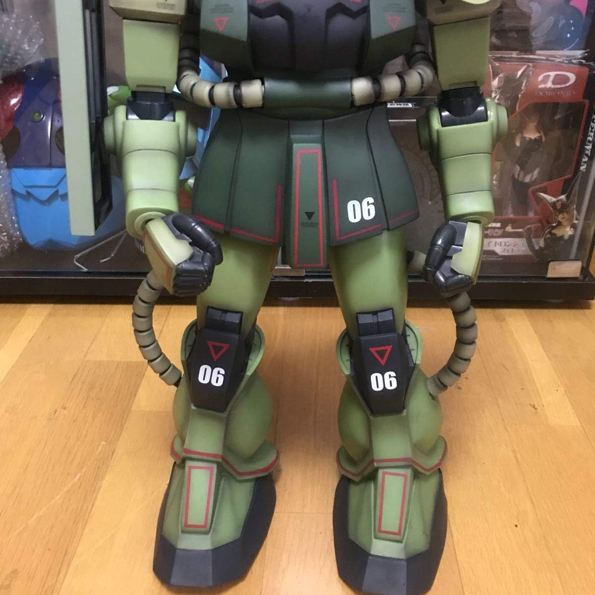 Amazon ジャンボグレード 機動戦士ガンダム 量産型ザク リアルタイプカラー 1 35スケール 高さ約50cm 特大 巨大 大型フィギュア Qqoo フィギュア ドール 通販
