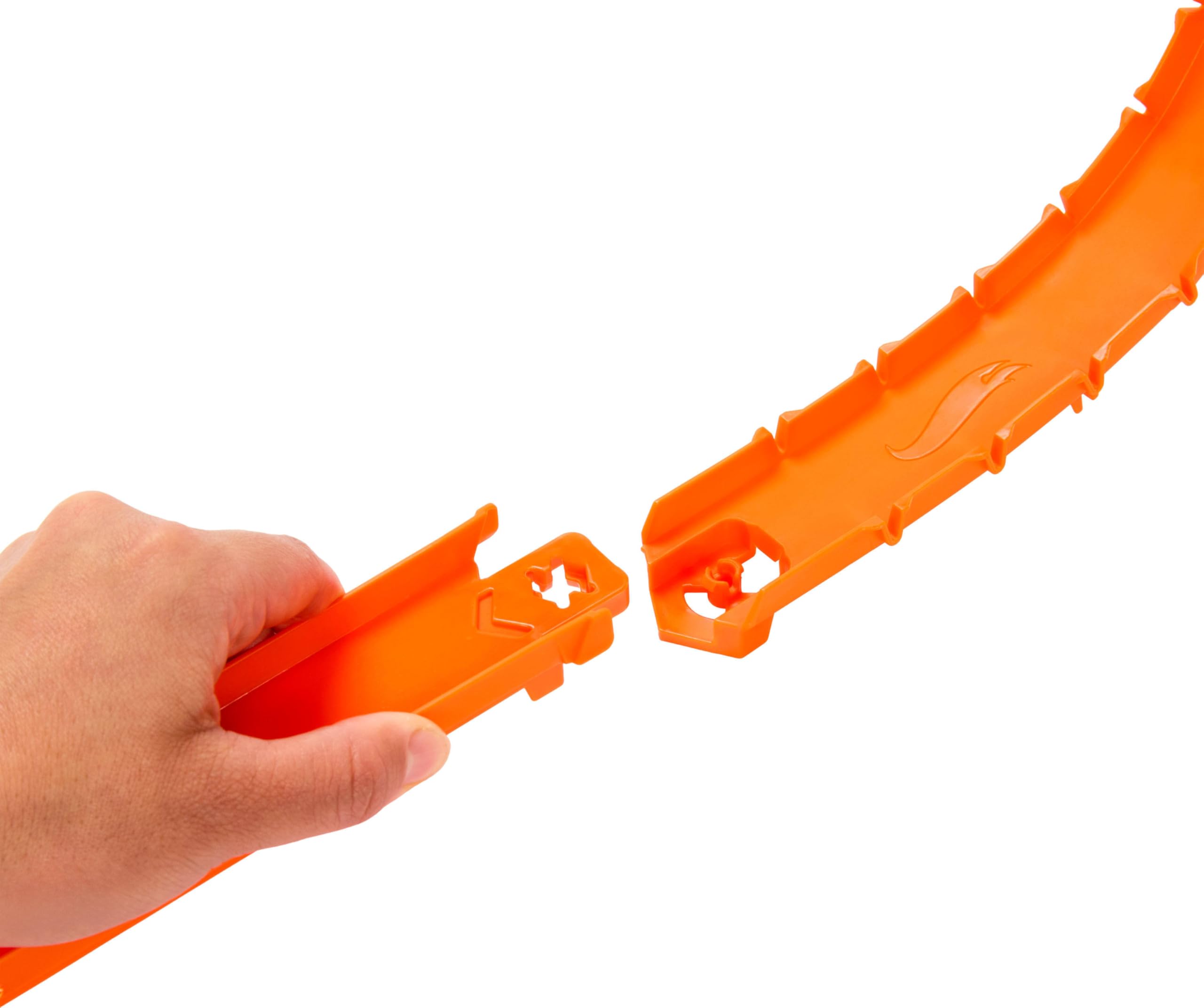 Hot Wheels Toy Car Track Set, Track Creator Deluxe Pack & 2 1:64 Scale Die-Cast Vehicles, 25 Feet of Different Length Speed Snap Track & Connectors (Amazon Exclusive)