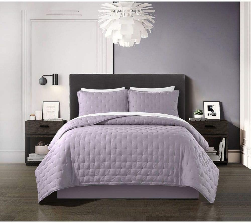3 Piece Glam Style Light Purple Quilts Queen Size, Classic