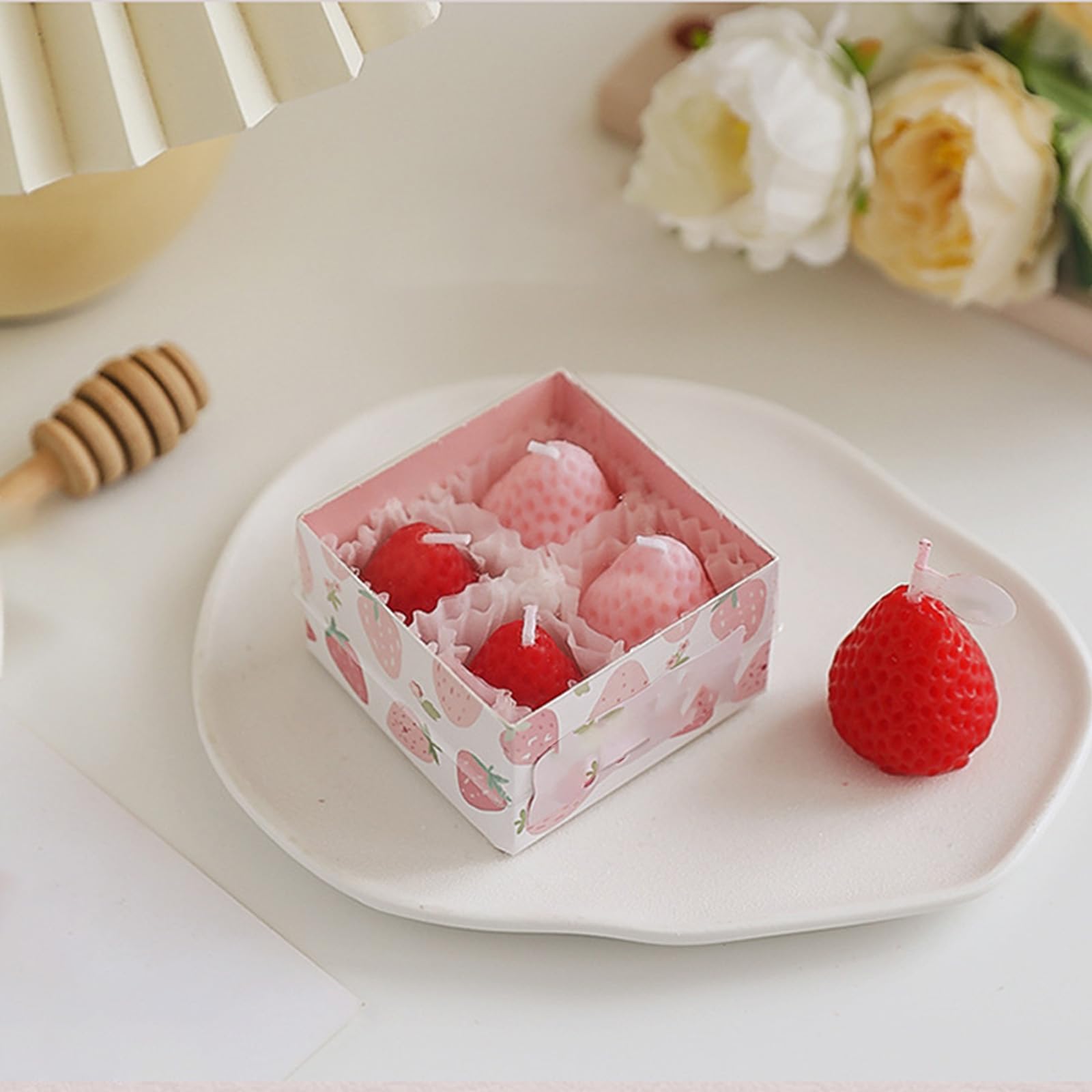 ETH-LOMOER Set of 4 Mini Strawberry Candles - Adorable Pink and Red Paraffin Wax for Home Decor, Spa, and Gifts - Handmade