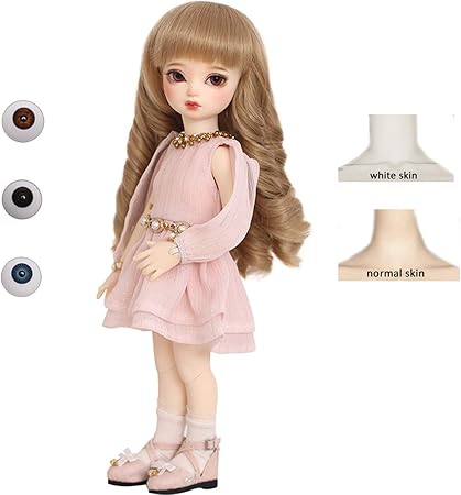 muñeca con vestidos intercambiables