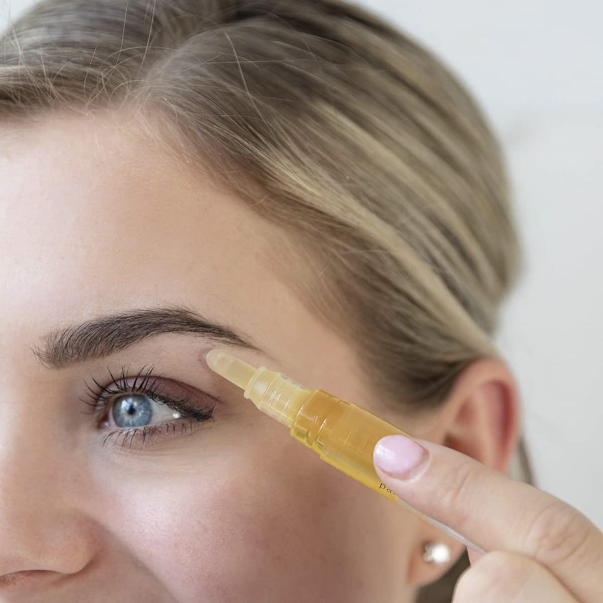 Parissa Brow Waxing Pen, Salon-Style Hair Removal for Precise Eyebrow Shaping, Quick & Mess-Free, At-Home Waxing Kit