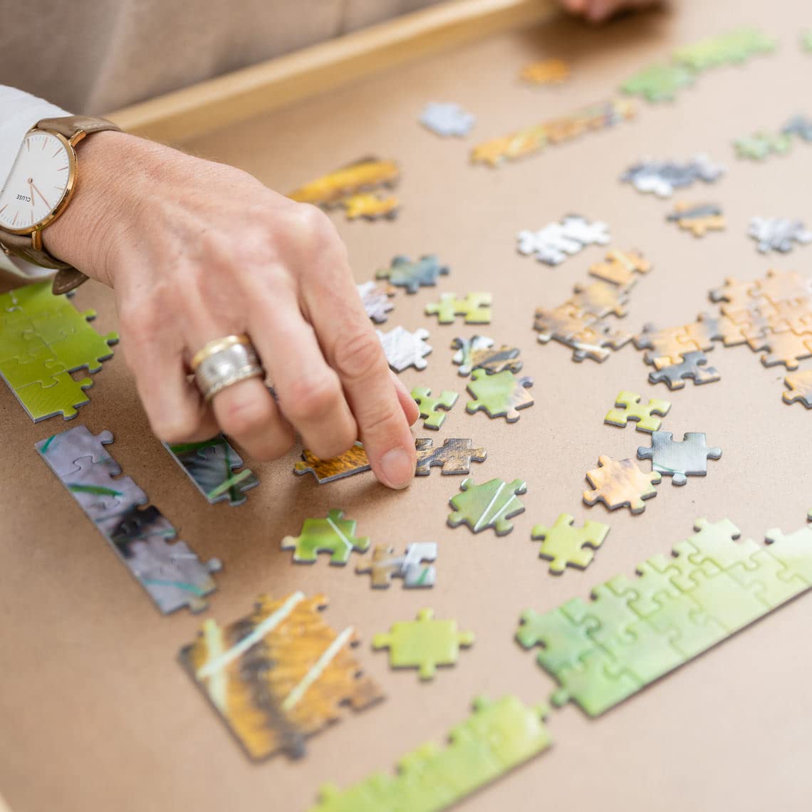 Puzzletisch bis zu 500 Teile - mit 4 ausziehbaren Schubladen - tragbares Puzzle Brett aus Holz - einfach verstaubau - Erwachsene & Kinder 4