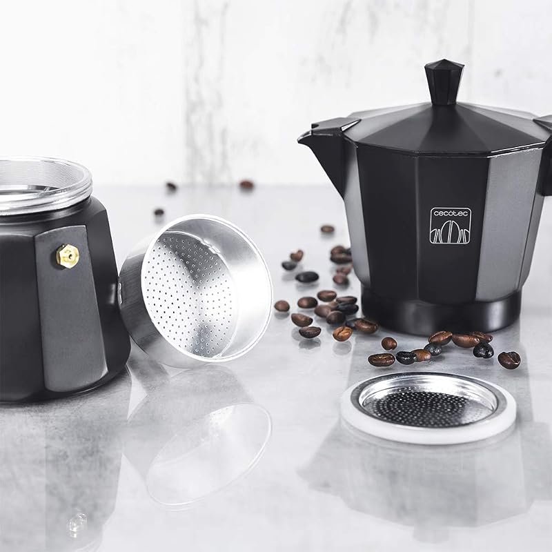 Cafetera italiana Cumbia Mokclassic 600 Black, 300ml, De aluminio con capacidad para 6 tazas de café en color negro, apta para todo tipo de cocinas y fácil de limpiar — foto 5 de 8