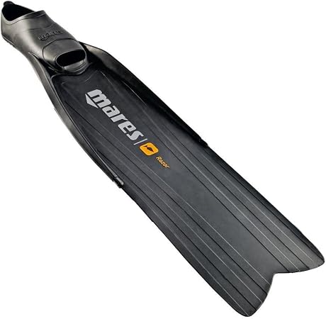 Mares Razor Pro freediving fins for scuba divers crossing over