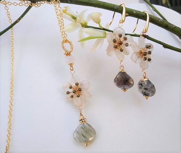 Piedra Luna, Cuarzo ahumado, y Labradorita. Cadena con chapa de oro 22