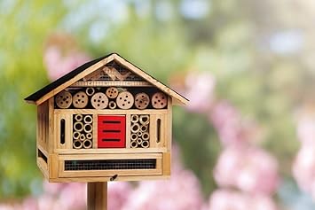 Willys-Fachmarkt Insektenhotel mit Standfuß-Insektenhaus und Bienenhotel