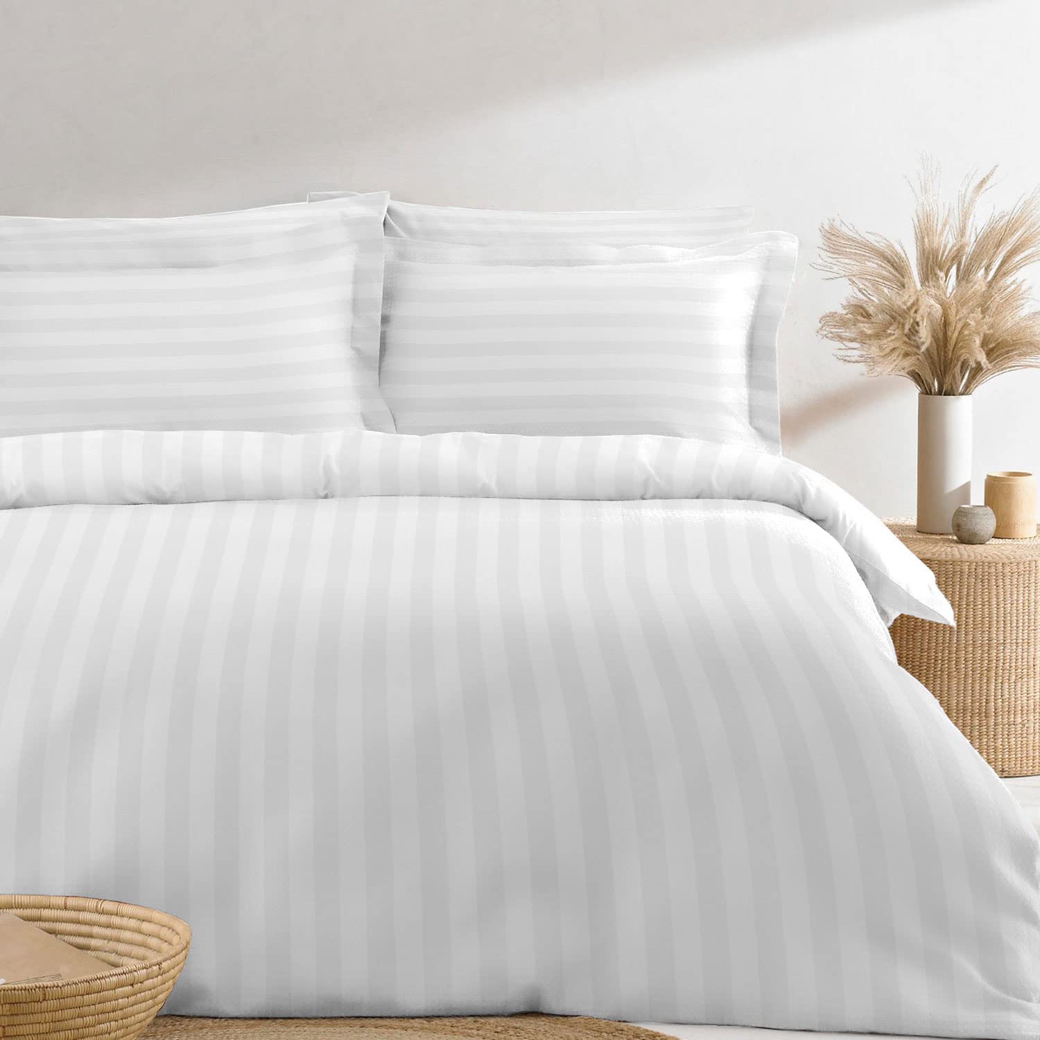 Pizuna 100% Cotton White Satin Stripe Duvet Cover Set Super King Size, 300 Thread Count Damask Bedding Long Staple Cotton Sateen 260 x 220 cm Quilt Cover with Button Closure (White Striped Bedding)