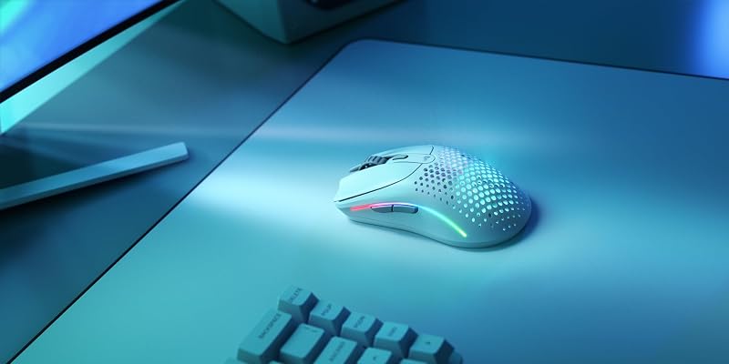 Model O 2 Wireless Gaming-Maus, 68g, BAMF 2.0 Sensor, in Mattweiß