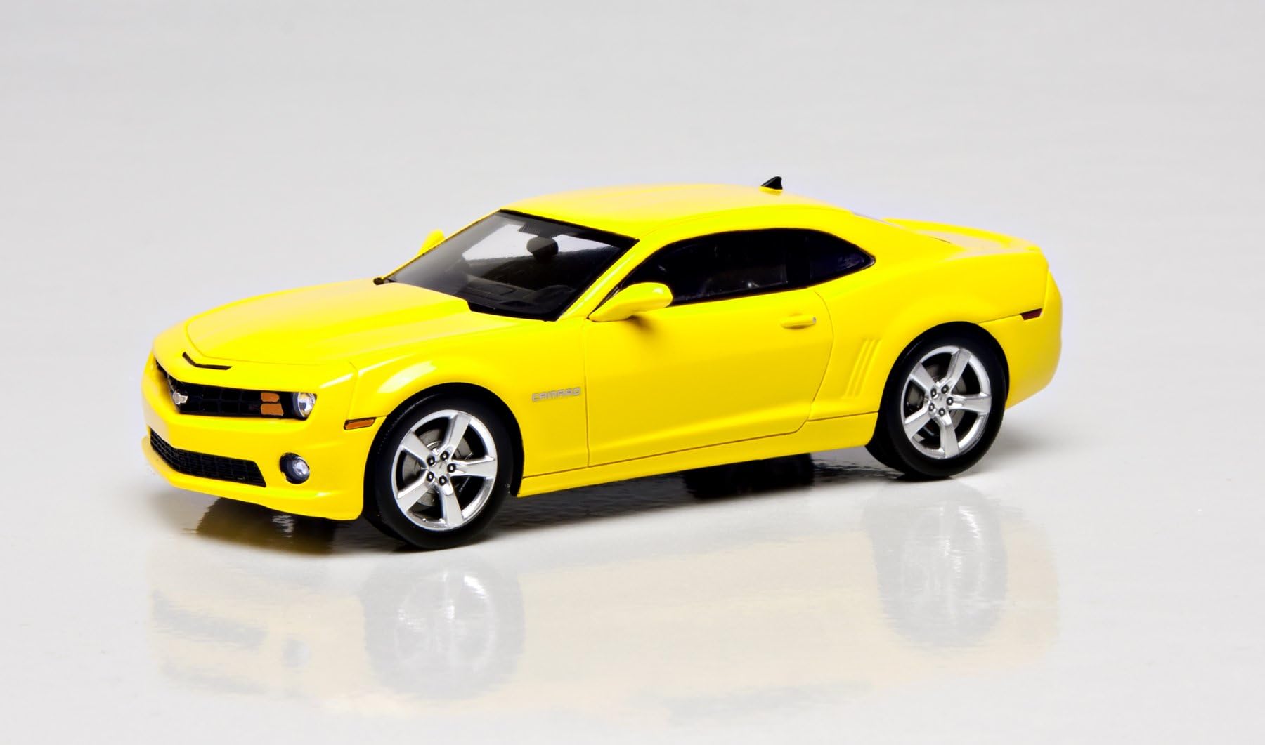 Luxury Collectibles 1/43 2011 Camaro SS Coupe Rally Yellow