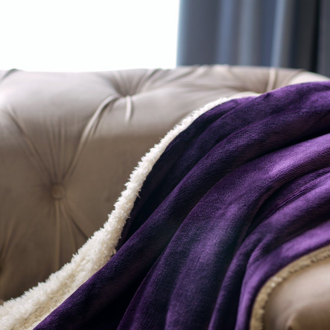 Flauschige Decke Violett 150x200cm Kuscheldecke mit super weiche Lammfell, Zweiseitige flauschige Sofadecke, Leichte Mikrofaser Fleece Decke Überwurf für Sofa und Couch von Bedsure
