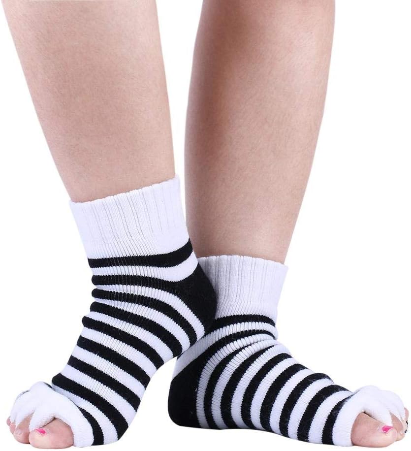Bcurb Comfy Toes Foot Alignment Socks Relief for Bunions Hammer Toe Yoga Gym Massage Five Toe Separator Spacer Stretcher (Black/White - 3 Pair, Medium)