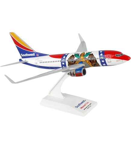 Amazon.com: Skymarks Daron 737-800 Southwest Airplane Model with