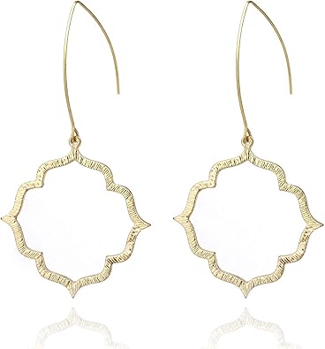 Amazon Com Pomina Textured Clover Drop Long Hook Earrings Floral Quatrefoil Jewelry