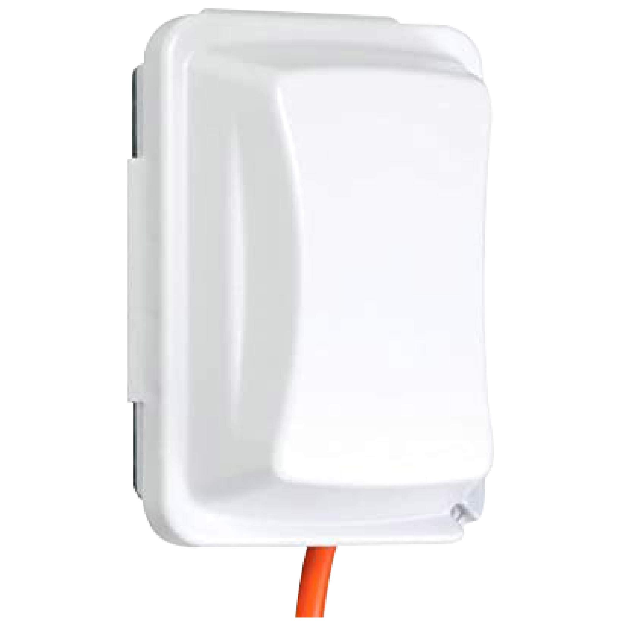 Photo 1 of TayMac MM410W Single-Gang Horizontal/Vertical Mount Weatherproof In-Use Cover, 16 in 1, 2.75 in, White