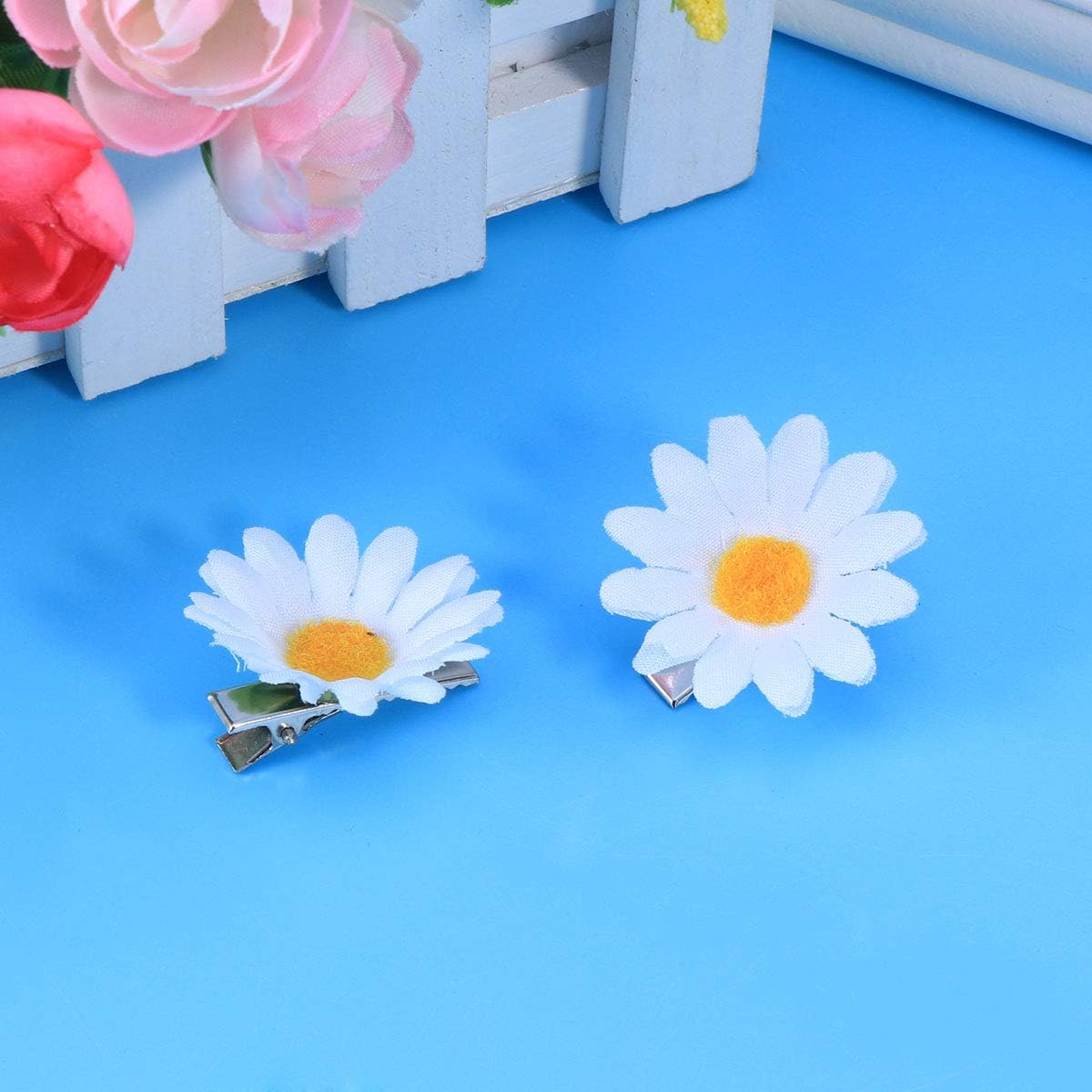 FRCOLOR 12pcs White Daisy Hair Clips, Elegant Simulation Daisy Flower Hair Barrettes for Women and Girls, 12 count (Pack of 1) - Image 3