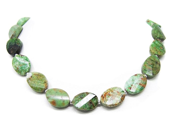 Edelsteinkette aus hochwertigem Grünem Opal in facettierter gedrehter Ovalform