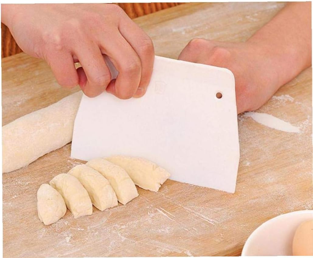 Aisoway Baking Scraper Plastic Butter Cake Dough Cutter Kitchen Baking Tools 1pc S